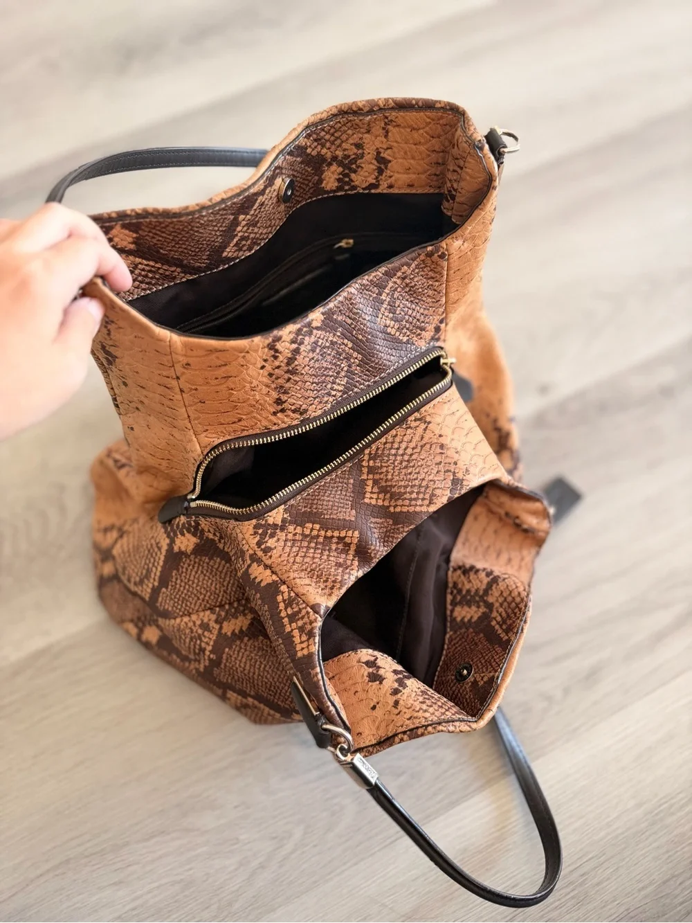 Coach authentic large